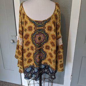 HeartSoul Plus top, size 2X, gold, brown, blue, bell sleeves, scoop neck